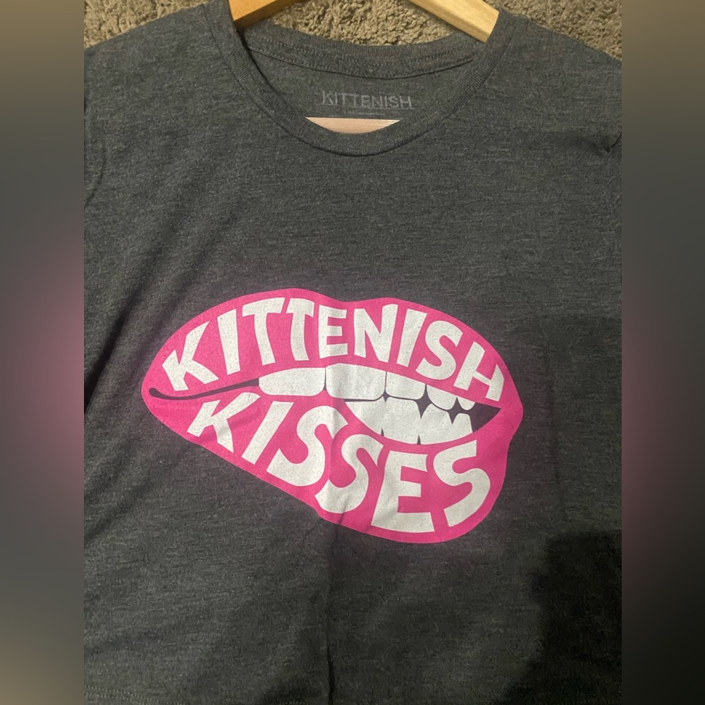 Kittenish gray crop top short sleeve shirt size small